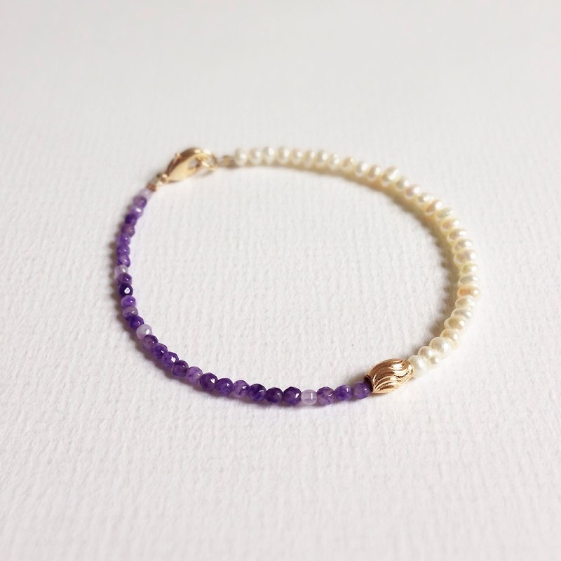 "KeepitPetite" Elegant white chalcedony · · purple freshwater pearl beads • • 14K gold bracelet - สร้อยข้อมือ - เครื่องเพชรพลอย สีม่วง