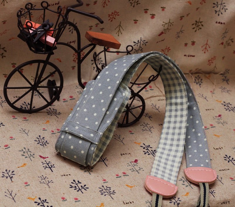 ダブルグリッド薄紫色の小さなカメラ・刺繍入りストラップ（減圧下+ストラップ）はカスタマイズすることができます - その他 - コットン・麻 パープル