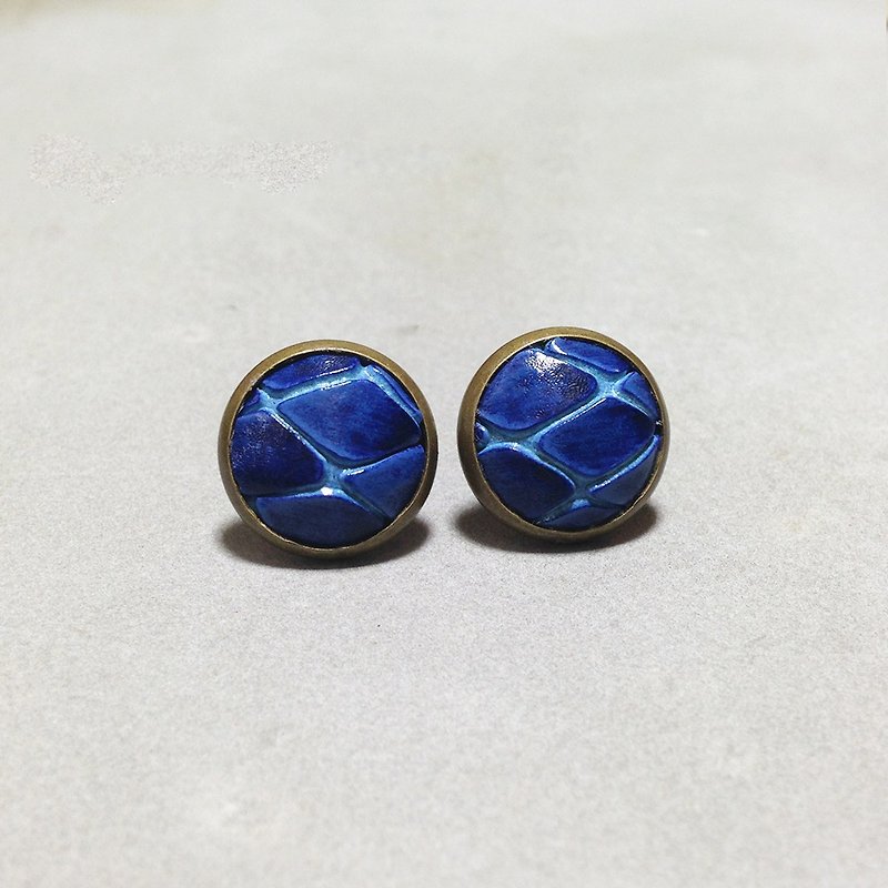 DUAL 飾品-真皮創意耳環/仿蛇紋藍(耳針、耳夾) - 耳環/耳夾 - 真皮 藍色