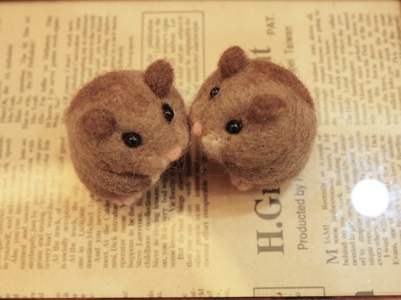 Kiss chubby mouse - Stuffed Dolls & Figurines - Wool Brown