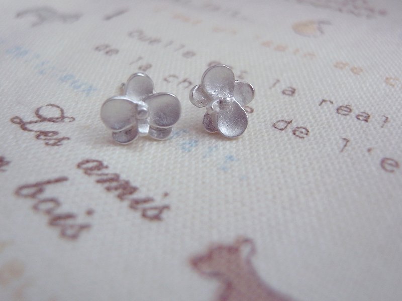 Orchid---Little Flower--Sterling Silver--Silver Orchid--Stud Earrings - Earrings & Clip-ons - Silver Gray
