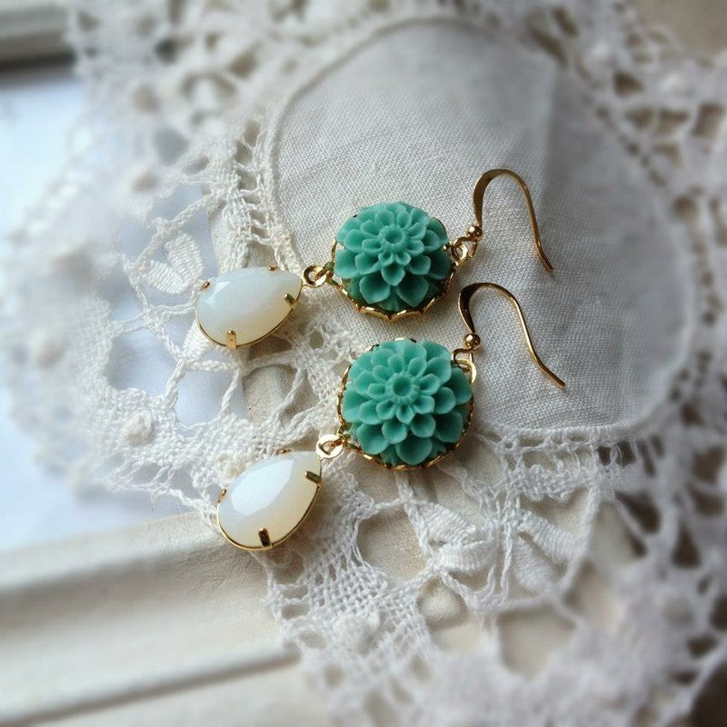 French handmade hanging earrings malachite green (round three-dimensional flowers + water droplets protein drill) - Earrings & Clip-ons - Gemstone Green