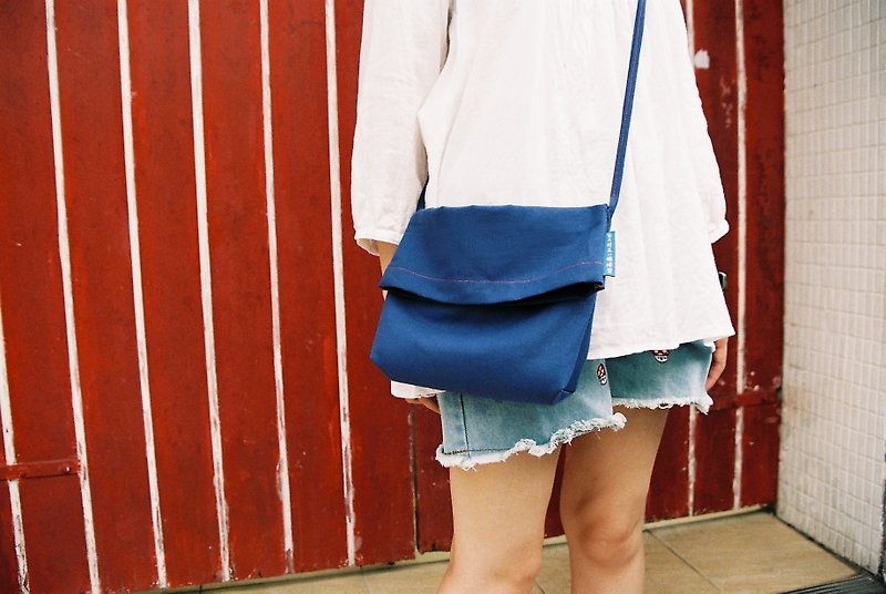 走走 - 低調藍 - Messenger Bags & Sling Bags - Other Materials Blue