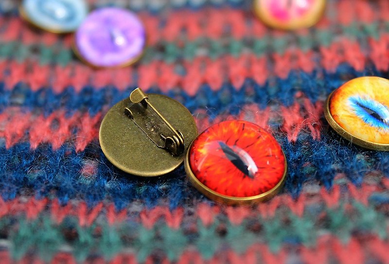 [Cat EYE] 18mm colorful brooch one pair of two-color optional - Brooches - Other Metals Multicolor