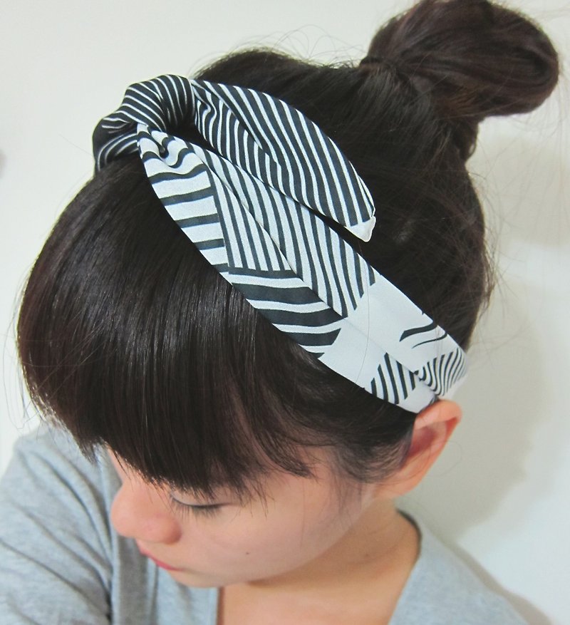 zebra aluminum hair band - Hair Accessories - Other Materials Black