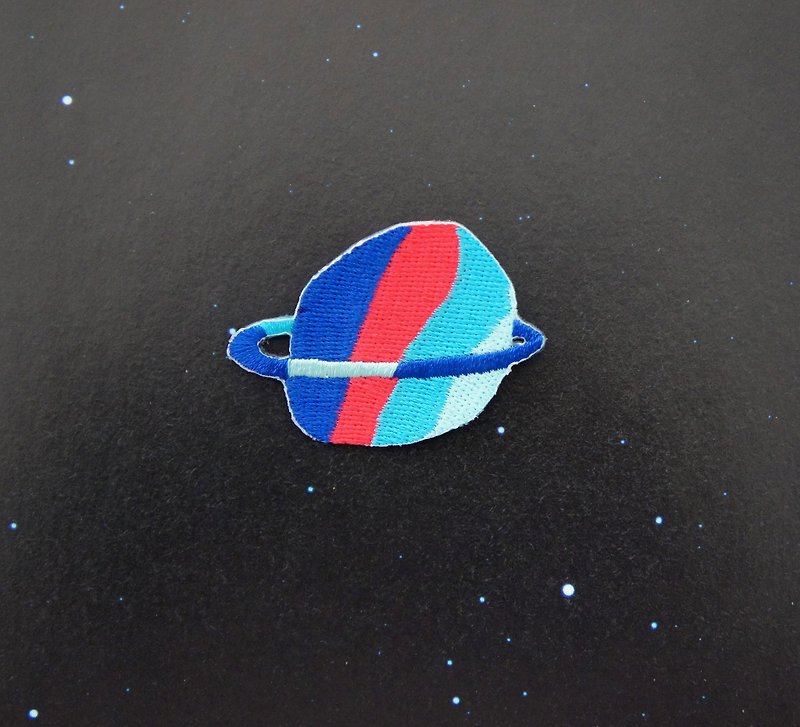 Blue and Red Planet Embroidery Pin / Patch - เข็มกลัด - วัสดุอื่นๆ สีน้ำเงิน