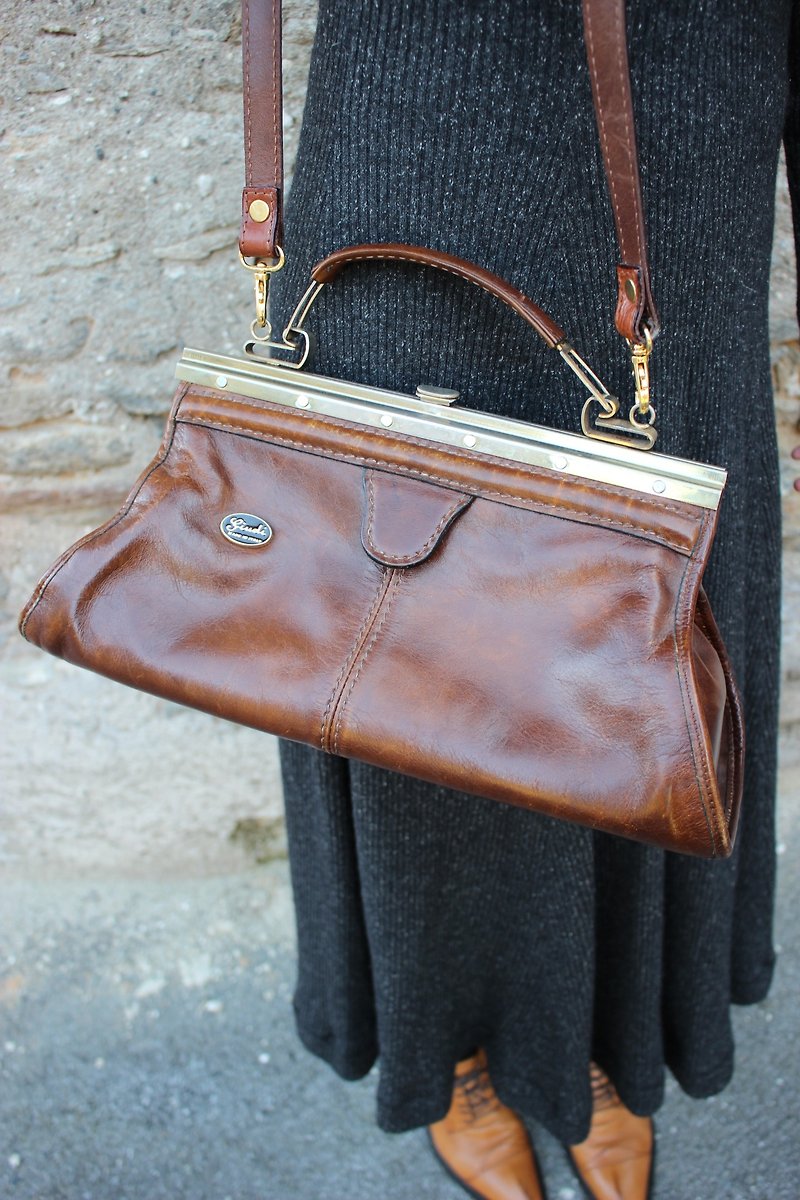F1826 [Italian made black gold mark] (Vintage) shoulder slung brown leather bag (elegant double mezzanine) (Made in Italy) - Messenger Bags & Sling Bags - Genuine Leather Brown