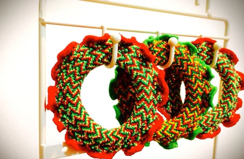 Donut hair ring 2 sets of happy Christmas series - เครื่องประดับผม - วัสดุอื่นๆ สีแดง