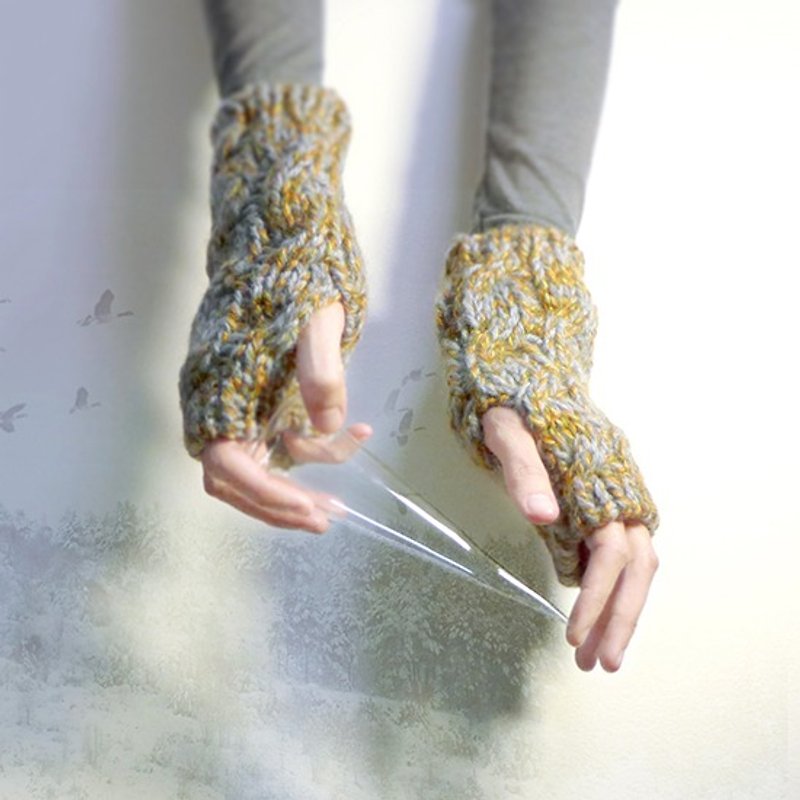✡ antique cable knit half finger gloves - Treetops ✡ handmade knit short-Autumn mixed forest green ash - ถุงมือ - วัสดุอื่นๆ สีกากี