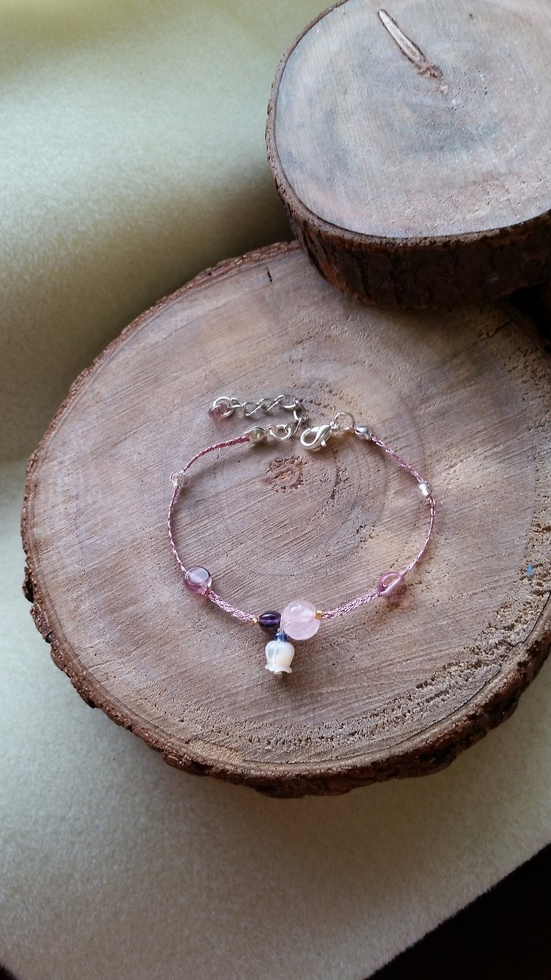 KNIT WITH LOVE carved rose pink crystal and mother-of-pearl small Linglan Peach Silver hand-knitted bracelet - สร้อยข้อมือ - กระดาษ สึชมพู