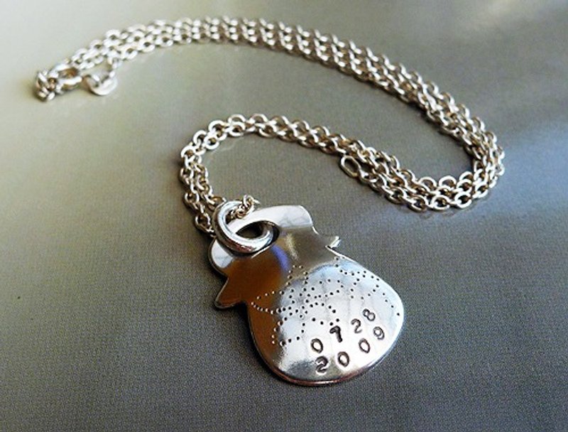 小花牛~純銀十二生肖彌月墜飾項鍊,手作的詩小朋友第一件純銀飾 - 項鍊 - 純銀 