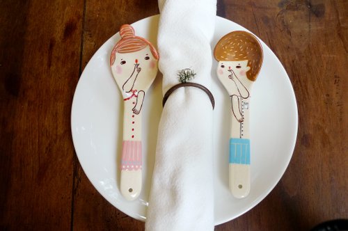 Shh~ whisper the spoon