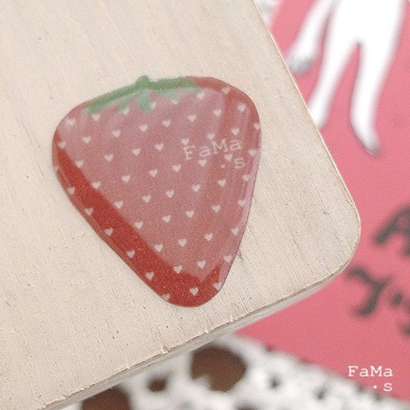 FaMa ‧ s Pick / guitar pick-Strawberry - Guitar Accessories - Plastic Red