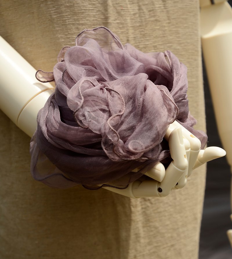紫草植物染花邊蠶絲巾 - 絲巾 - 絲．絹 紫色