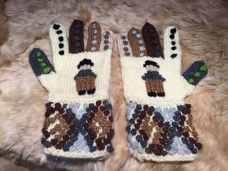 立體織紋祕魯小人圖案手套-米白 - 手套 - 其他材質 卡其色