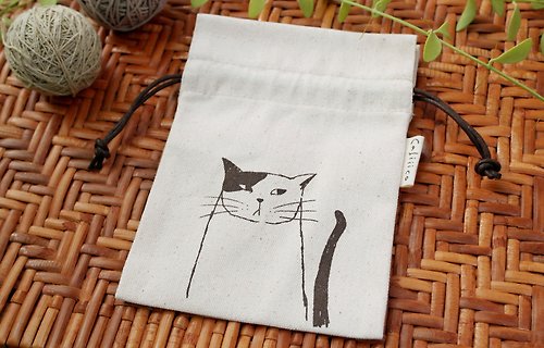 CALIIICO SMALL BAG WITH BLACK & WHITE CAT.