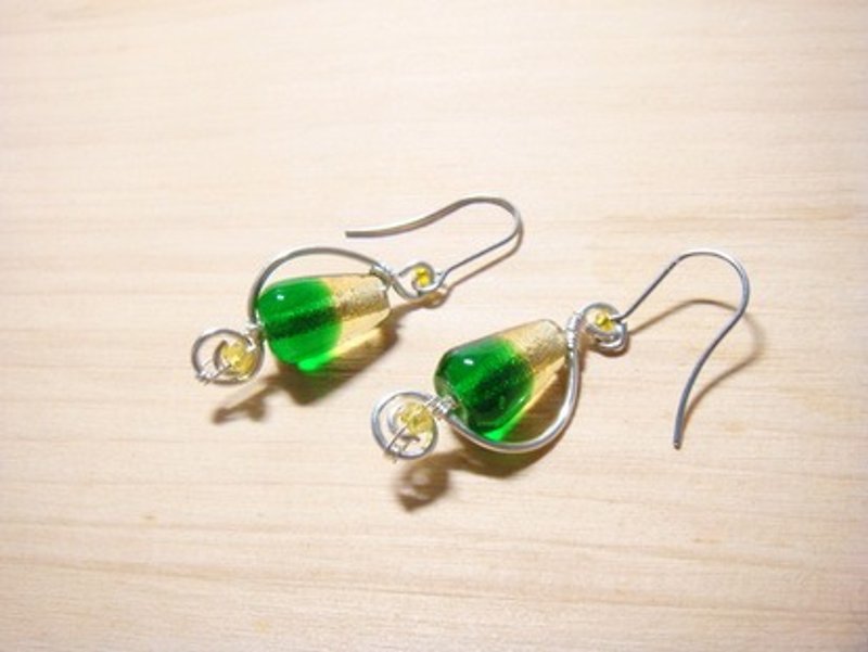 柚子林琉璃 Terpsichore 的小豎琴 檸檬黃 x 草地綠 可改夾式 - 耳環/耳夾 - 玻璃 
