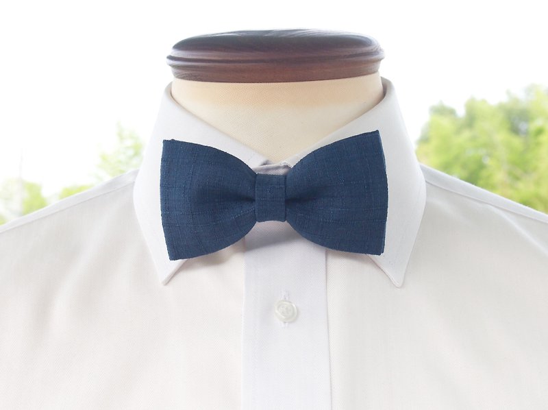 TATAN sum tone changes weave a bow tie (indigo) - เนคไท/ที่หนีบเนคไท - วัสดุอื่นๆ สีน้ำเงิน