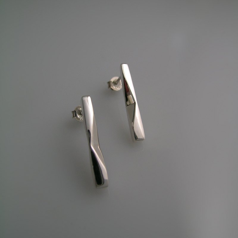 FUHSIYATUO geometric sterling silver earrings - ต่างหู - โลหะ ขาว