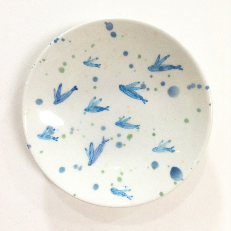 Color Dot Flying Fish-Lanyu Hand-painted Small Dish - Small Plates & Saucers - Porcelain Blue