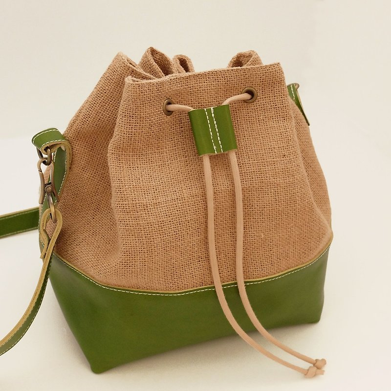Sen Huxi burlap + leather bucket bag green paranotum - Messenger Bags & Sling Bags - Genuine Leather Green