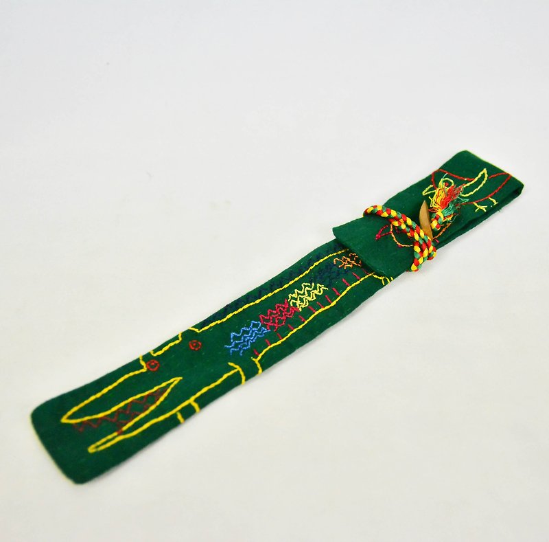 Embroidery chopsticks sets _ green crocodile _ fair trade - ตะเกียบ - ผ้าฝ้าย/ผ้าลินิน สีเขียว