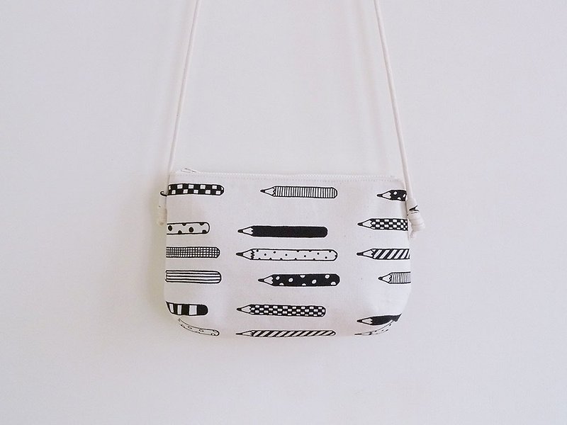 手工車縫製日本SOUSOU鉛筆布料隨身小斜肩背布包 - 側背包/斜孭袋 - 棉．麻 白色