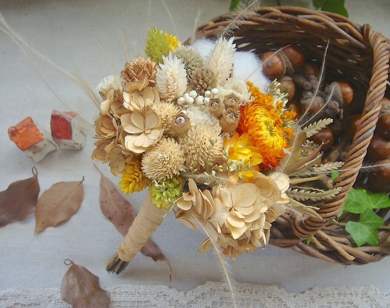 Early autumn small romantic birthday gift bouquet of dried flowers - Plants - Plants & Flowers Orange