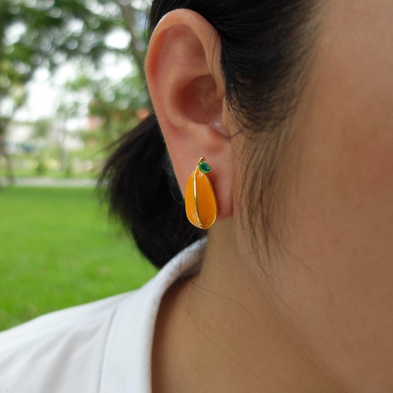 Glorikami Yellow Starfruit  earrings - ต่างหู - วัสดุอื่นๆ สีเหลือง