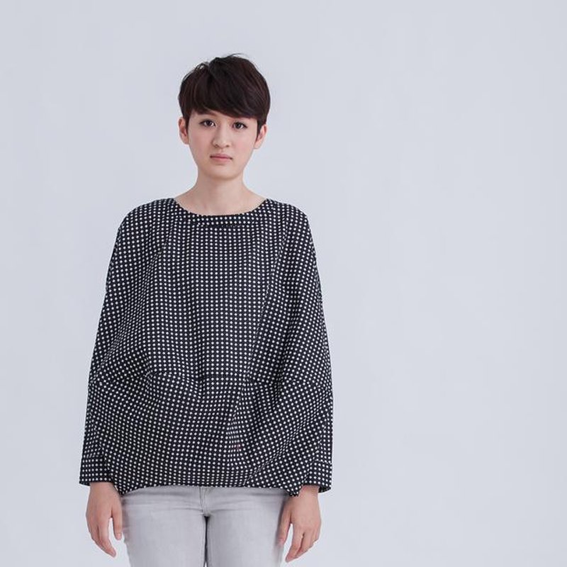 Nice Ball Long Sleeve Top / Black with white dots - เสื้อผู้หญิง - ผ้าฝ้าย/ผ้าลินิน สีดำ