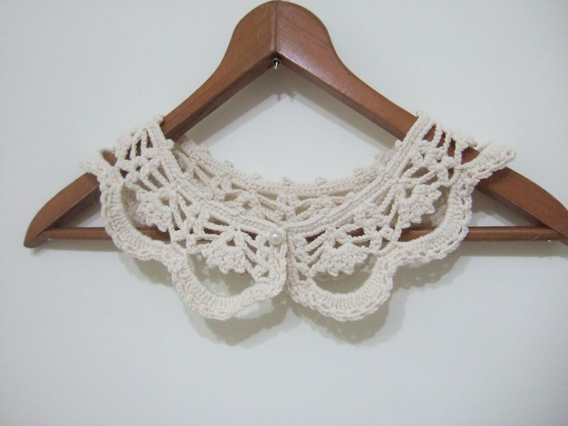 手織珠扣蕾絲領圍 antique lace collar - 其他 - 其他材質 卡其色