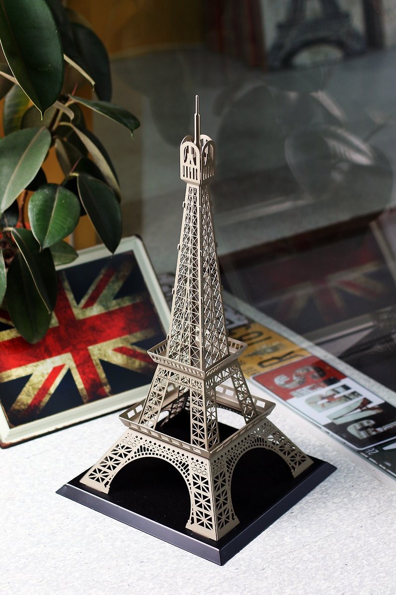 Dong Qi metalworking] [OPUS Eiffel Tower in Paris, France custom metal building / Toys Models / Interior Design / spatial arrangement / decoration grocery / home decor / Creative Jewelry (champagne) - ของวางตกแต่ง - โลหะ สีกากี