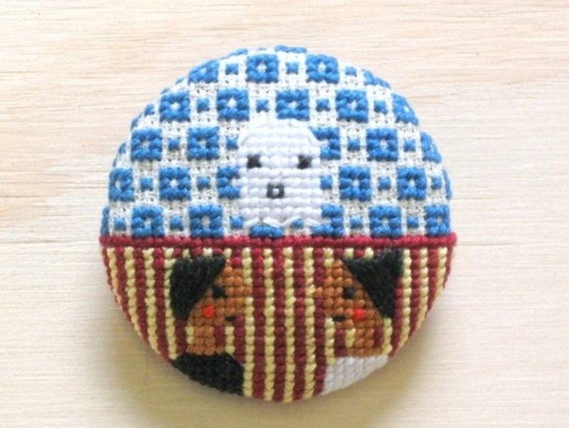 [*People Tutuy self-selection] Canadian artist-[thepinpals] cross stitch I see a ghost-me too - Brooches - Other Materials Multicolor