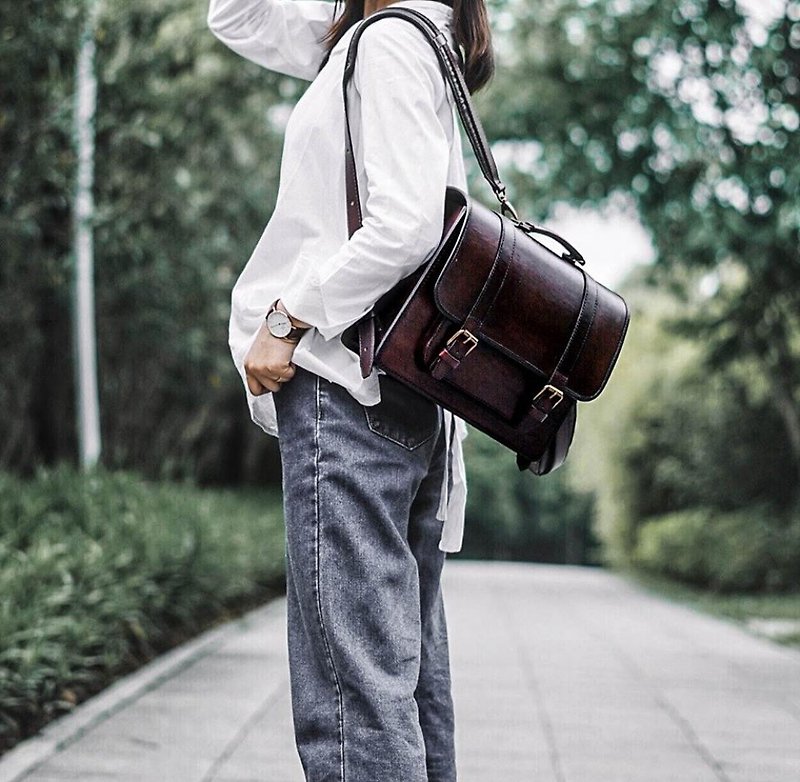 Rey retro handmade leather backpack/small school bag (small) - กระเป๋าเป้สะพายหลัง - หนังแท้ สีนำ้ตาล