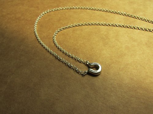 mittag jewelry｜公平貿易珠寶 【畢業禮物】horseshoe f necklace_馬蹄鐵f項鍊 | 小幸運 好運