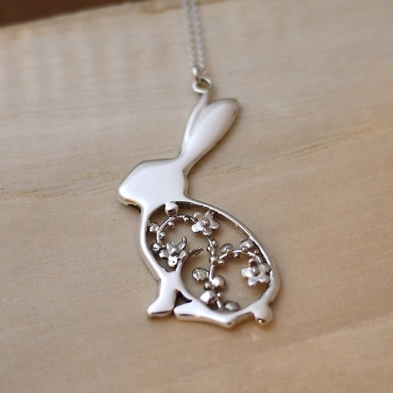 [Jin Xia Lin‧ Jewelry] Sleepwalking Rabbit Necklace---Silver shiny polished (also vulcanized and blacked) - สร้อยคอ - โลหะ 