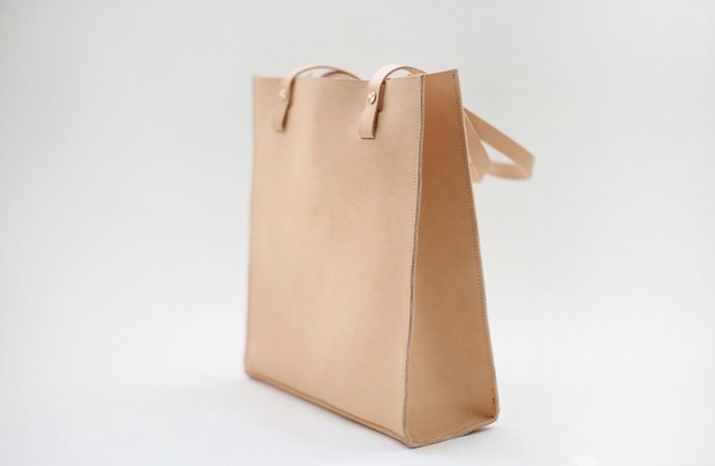 VINTAGE Women's Cowhide leather Handmade Shoulder / Tote Bag Beige - กระเป๋าถือ - หนังแท้ 