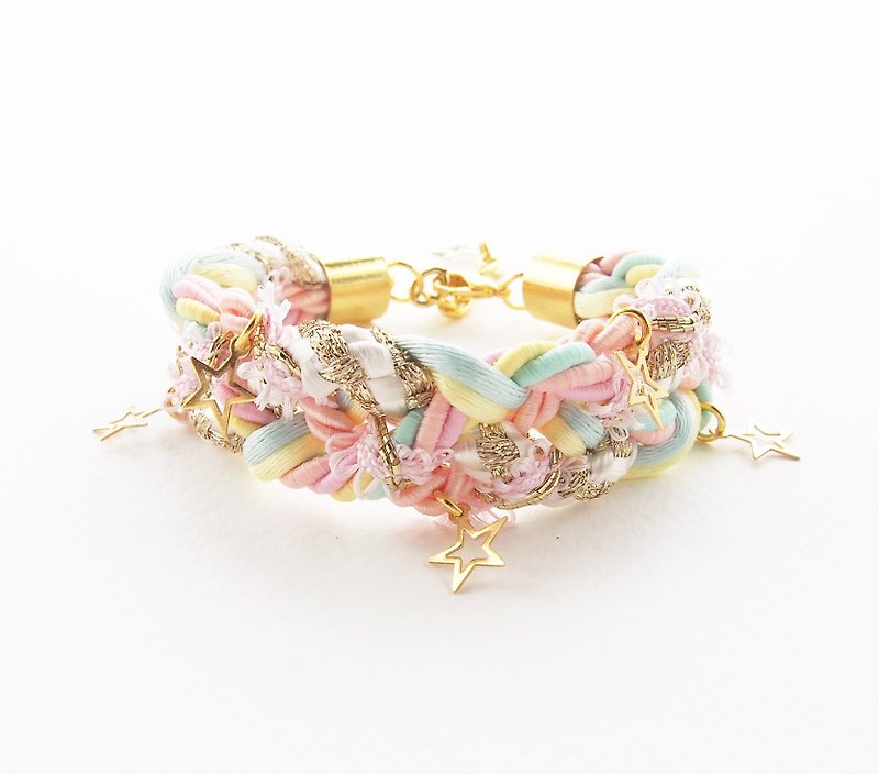 ♥ ELBRAZA ♥ Pastel braided bracelet with gold star - สร้อยข้อมือ - วัสดุอื่นๆ หลากหลายสี