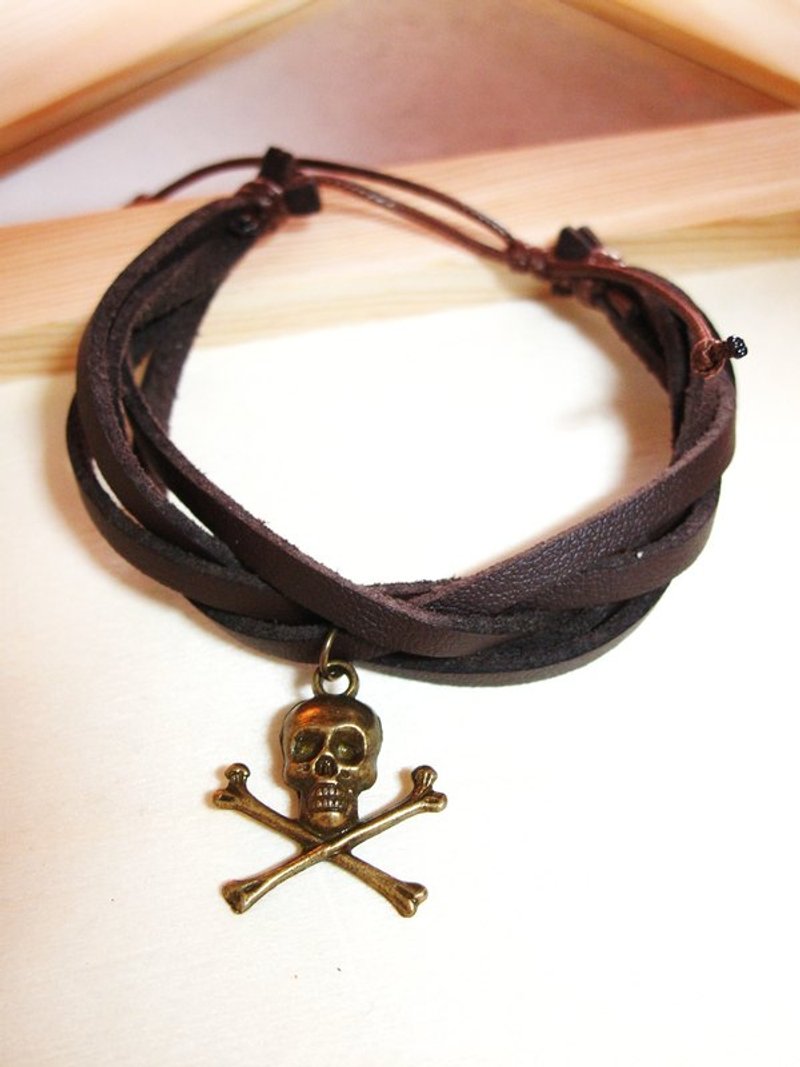 "Ancient Skull" Minimalist Neutral Leather Bracelet - สร้อยข้อมือ - วัสดุอื่นๆ สีนำ้ตาล