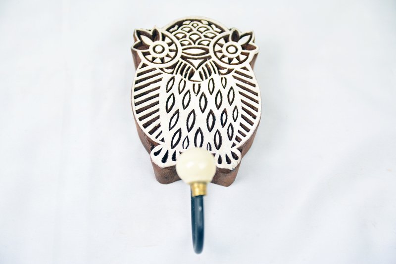 Woodcut owl hook _ fair trade - Items for Display - Wood Brown