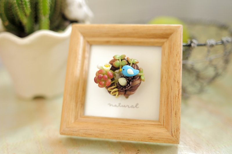 Sweet Dream☆Bionic fleshy☆Small tweeted bird fleshy wreath☆Frame/necklace - Picture Frames - Clay Gold