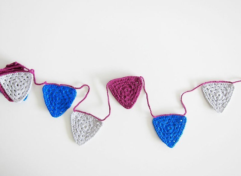 Home decoration crochet bunting standard triangle - ตกแต่งผนัง - วัสดุอื่นๆ สีน้ำเงิน
