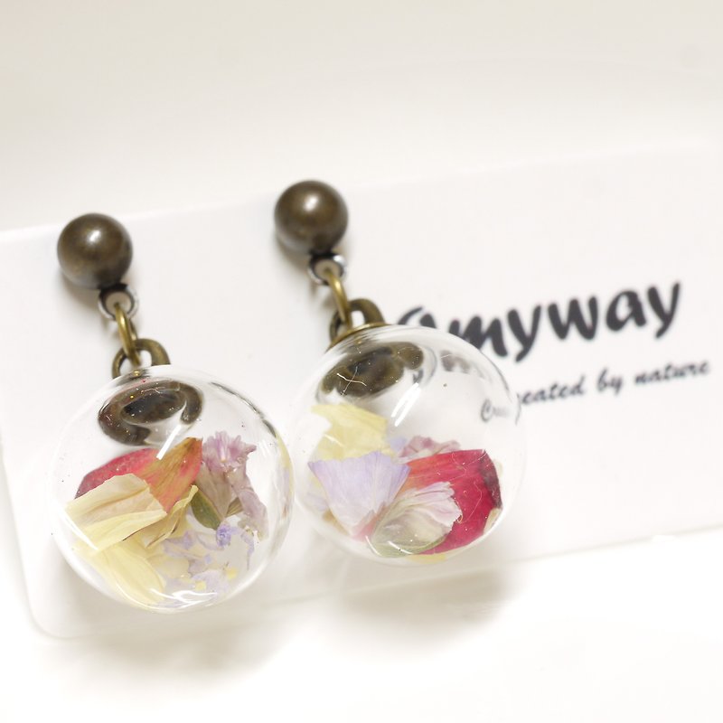 OMYWAY Handmade Dried Flower - Glass Globe - Earrings  1.4cm - ต่างหู - แก้ว ขาว