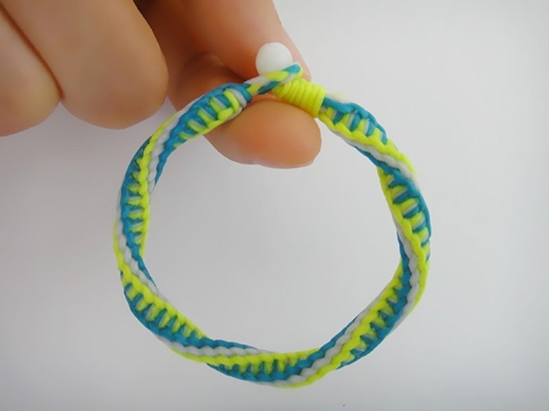 Rotary silk bracelet wax cord - สร้อยข้อมือ - วัสดุกันนำ้ สีเหลือง