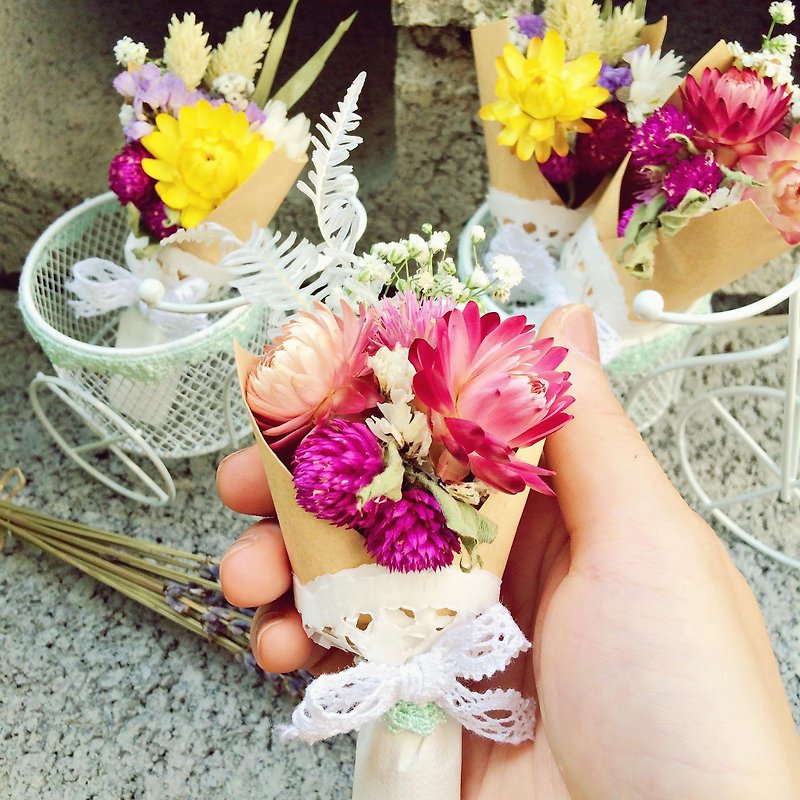[Loving Hearts-Small Bouquets in Palms] Dried Flowers Wedding Small Physical Exploration Room Ceremony Outside Wedding Photograph - Items for Display - Other Materials 