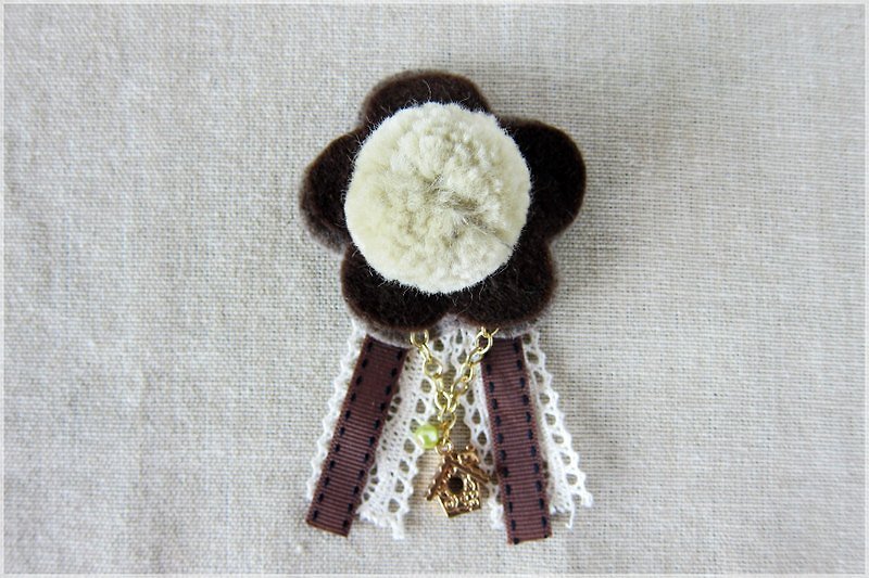 Cute flower plush ball pin - Brooches - Other Materials 