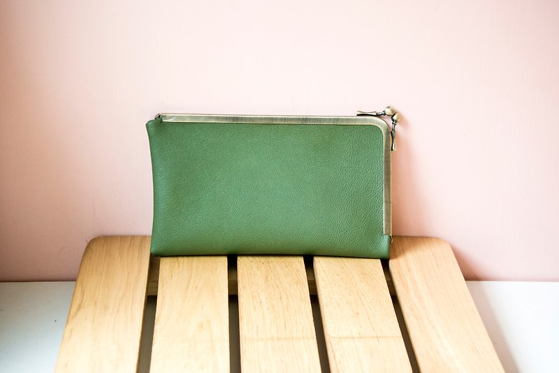 Leather Kisslock Clutch, Phone Wallet, Frame Purse, Smartphone wallet/L design cell Phone Cass / Gray green - อื่นๆ - หนังแท้ สีเขียว