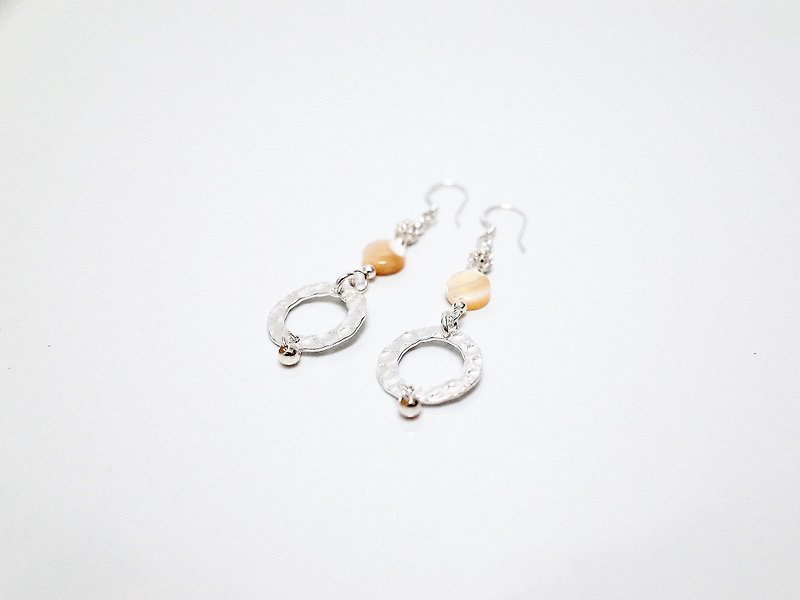 W&Y Atelier - Silver925 Earring , Shell Bead - ต่างหู - โลหะ สีเทา