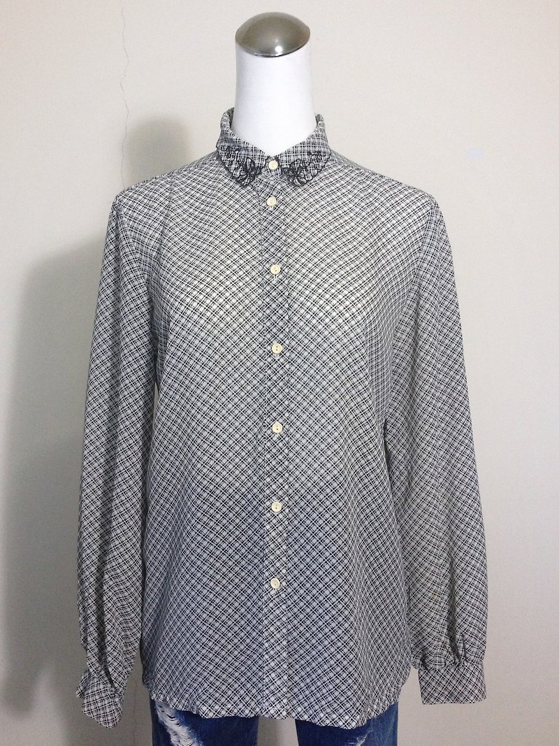 Ping-pong vintage [vintage shirt / hug empty black and white checkered vintage lace collar shirt] abroad back to quality selection VINTAGE - Women's Shirts - Other Materials White