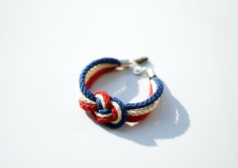 Sailor knot strap US Open US OPEN inspired version of the original design by Captain Ryan - Sailor's Knot Bracelet - US OPEN Inspired Edition by Captain Ryan - สร้อยข้อมือ - ผ้าฝ้าย/ผ้าลินิน สีแดง